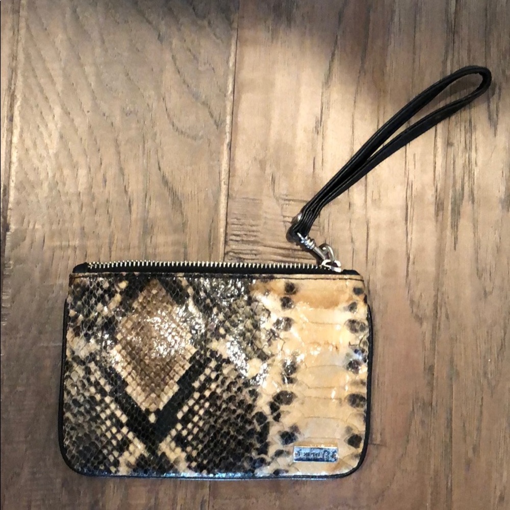 Express wristlet